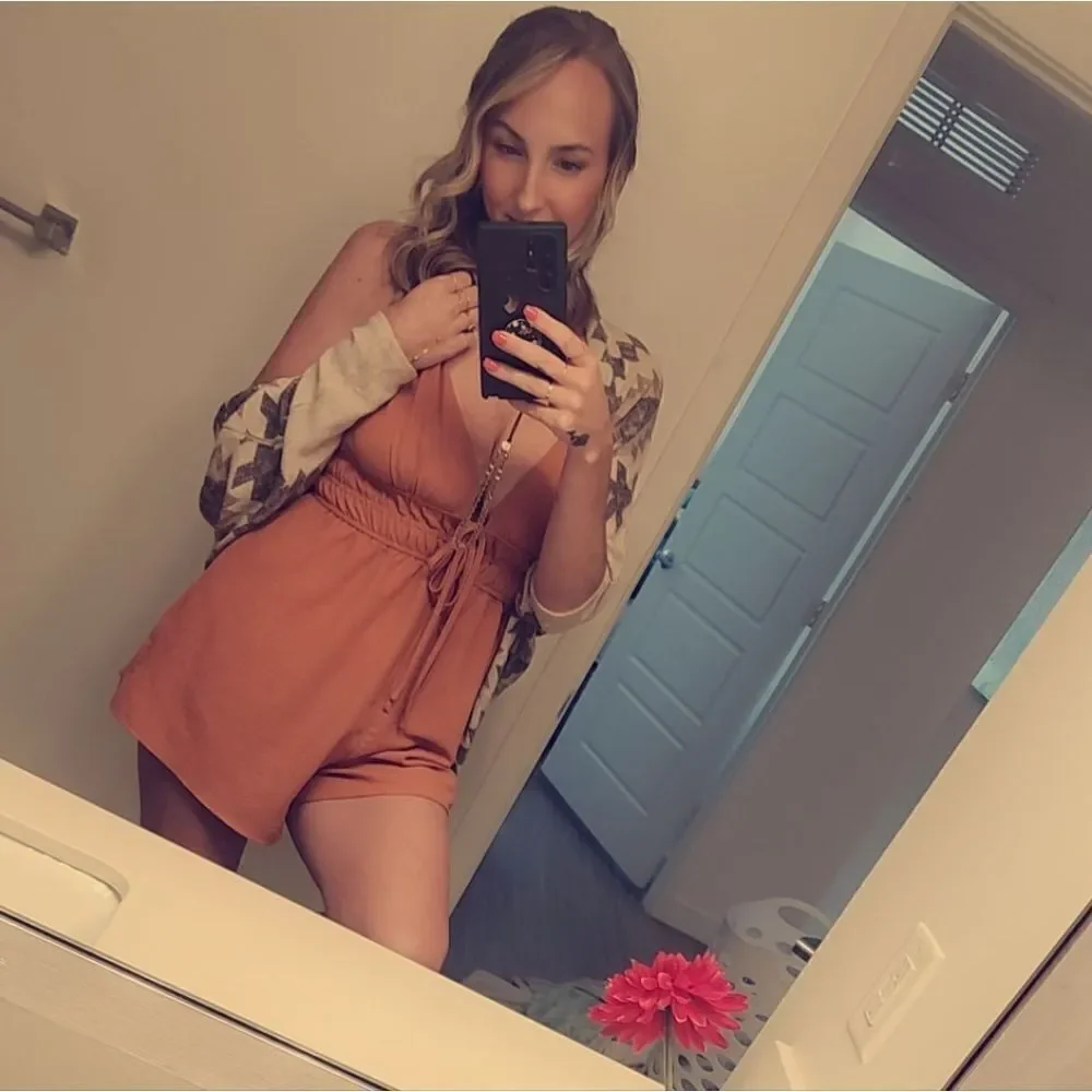 Drawstring Tie Front Romper - Picture 3 of 3